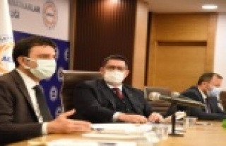 AK Parti MKYK üyeleri esnaf temsilcilerini dinledi