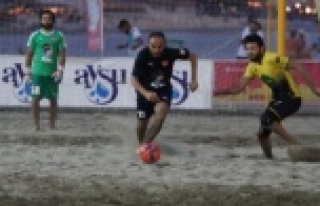 Alanya Belediyespor'dan plaj futbolunda büyük...