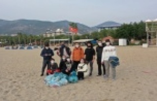 Alanya gençler çöp topladı