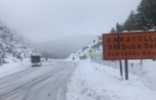 Alanya-Konya karayolunda kar kalınlığı 30 santime...