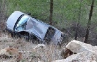Alanya yayla yolunda araç uçuruma yuvarlandı