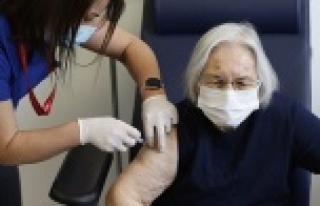 Covid-19 aşısında 80 yaş aşılaması başladı