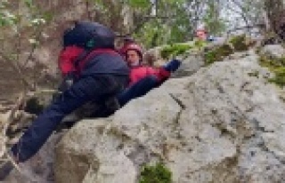 Dağlık alanda mahsur kalan Rus turistler jandarma...