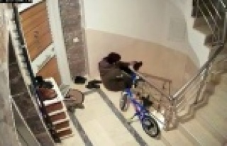 Denemeden çalmadı, rahat tavırları 'Pes'...