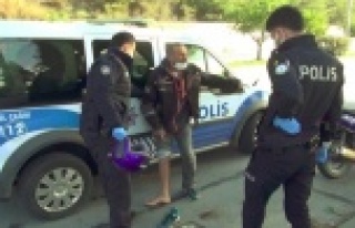 Motosikletinin bağlanacağını öğrenen sürücü...