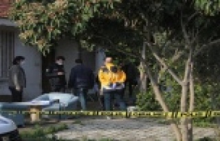 Portakal ağacına asılı ceset bulundu