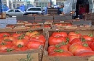 Sebze ve meyvede üretim düştü, ciro arttı