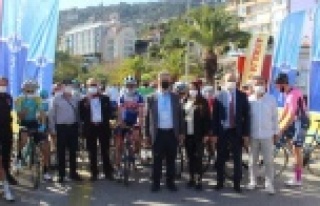 Alanya'da 16 ülkeden 170 sporcu pedal çevirdi