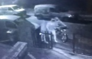 Alanya'da çaldıkları otomobil bozulunca 4...