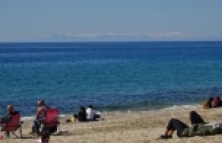 Alanya'da karla kaplı Toros Dağları manzarası...