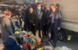 Alanya'da MHP'liler pazar esnafını ziyaret...