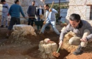 Alanya Gülevşen Camii'nde zemin kazısı devam...