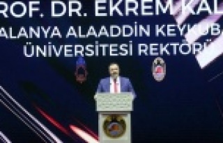 'Alanya'nın il olması bir ödül değil,...