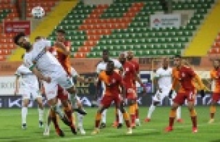 Alanyaspor evinde Galatasaray'a mağlup oldu