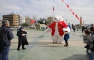 Antalya, Büyükşehir Belediyesinin ‘Sevgi’ etkinliğiyle...