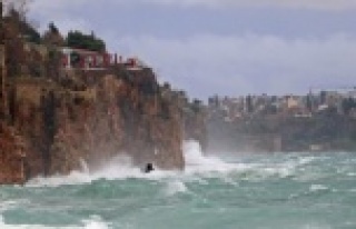 Antalya'nın doğu ilçeleri için kuvvetli yağış...