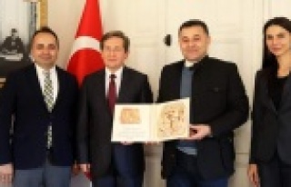 Başkan Yücel, büyükelçi ve konsolosu ağırladı