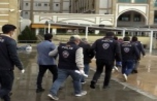 Bilişim suçlarından hapis cezası ile aranan 4...