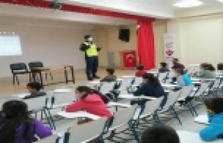 Jandarmadan 35 köy okulunda 650 öğrenciye trafik...