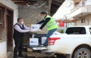 Karantinadaki mahalleye gıda yardımı