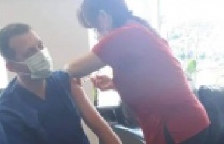 Kaymakam Ürkmezer Covid-19 aşısı oldu