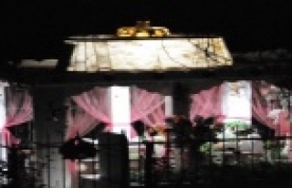 Mezar başında 18 yıldır yanan ışık söndü