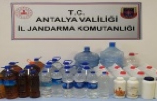 Sahte alkol üreticilerine jandarma baskını: 2 gözaltı