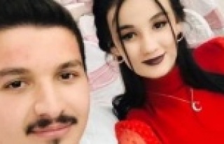 Tanıştıkları günün yıldönümünde birlikte...