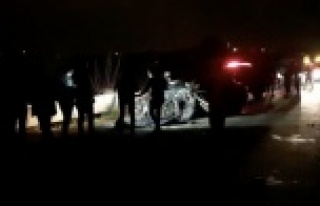 Taziyeye giden akrabaların otomobilleri çarpıştı:...