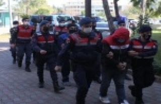 37' si çocuk 176 göçmeni tekneyle Avrupa ülkelerine...