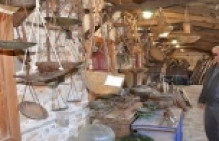 43 yılda topladığı 7 binden fazla materyalle Türk...