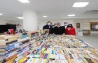 AK Parti, Cemil Meriç Kitaplığına 4 binden fazla...