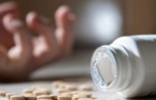 Alanya'da genç kız intihara kalkıştı