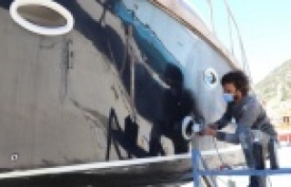 Alanya'da tur tekneleri sezona hazırlanıyor