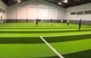 Alanya'daki halı saha ve yüzme havuzları açılıyor