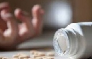 Alanya'da ilaç içerek intihar girişiminde...