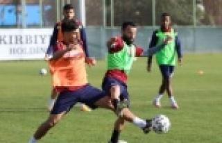 Alanyaspor'da Antalyaspor maçı öncesi forma...