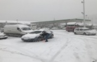 Antalya-Konya karayolunda kar sebebiyle felç olan...