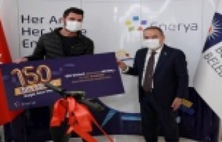 Başkan Böcek'ten 150 bininci doğal gaz abonesine...