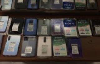 Çatıdan girdiği evden 137 bin TL ve çok sayıda...