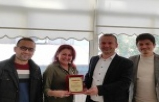 DEMKOD’a bu ayki burslar Çamlıcalılardan