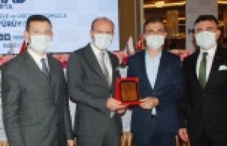 Durusoy'a teşekkür plaketi