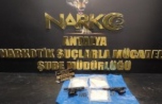 İstanbul’dan Antalya’ya uyuşturucu getiren 2...