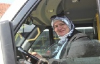 Kadın şoförü gören araçtan inmek istedi, yolculuk...