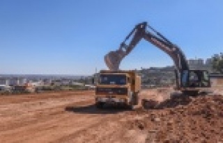 Karayolu için 13 bin kamyon hafriyat, 3 bin kamyon...