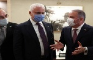 Koray Aydın’dan Başkan Böcek’e 'Geçmiş...