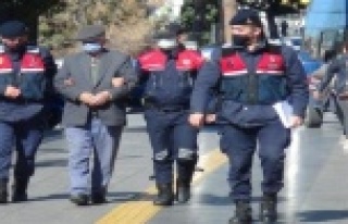 Minibüste 77 yaşındaki adamdan 16 yaşındaki genç...