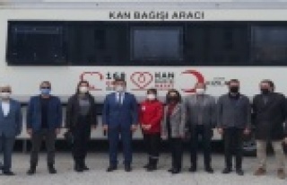 Müdür Yılmaz kan bağışına bulundu
