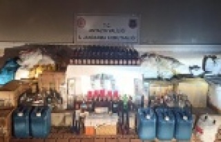 Oto yıkamacıya kaçak alkol baskını: 2 gözaltı