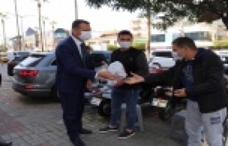 Şahin ve Ürkmezer'den Kandil Simidi İkramı